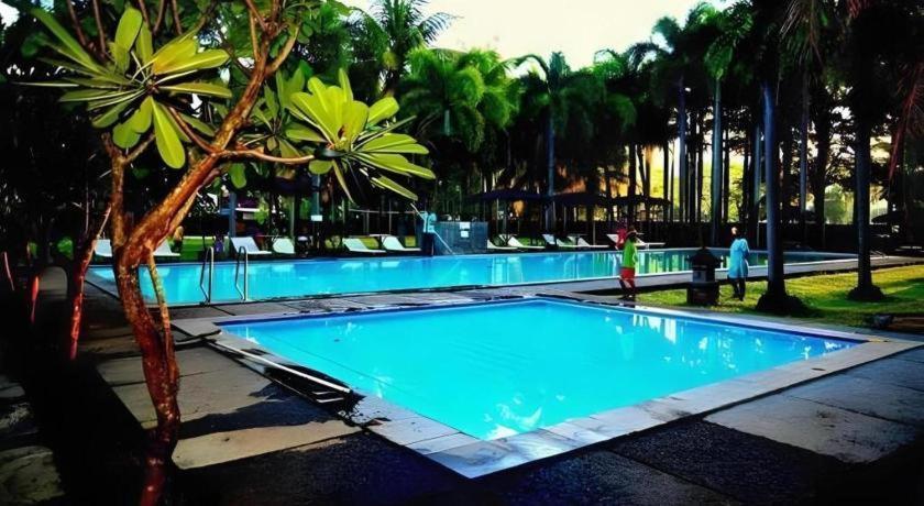 Augusta Pelabuhan Ratu Hotel Sukabumi Exterior foto